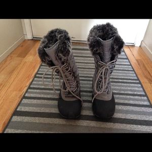 Ladies Kamik Snow Boots, size 8